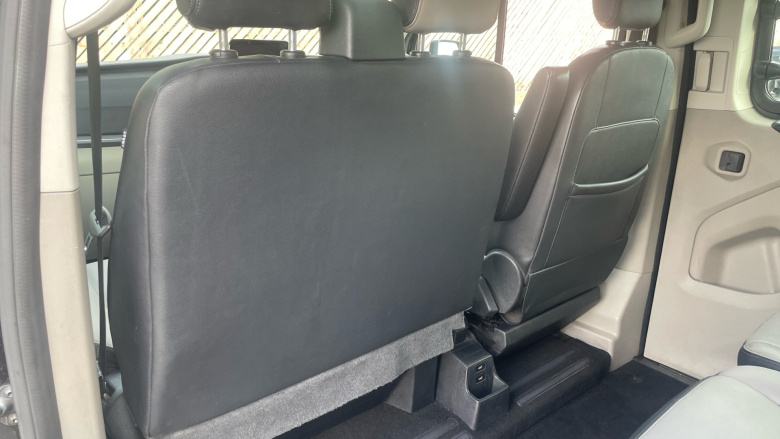 Ford Tourneo Custom Transit Custom Tourneo L2 Diesel Fwd 2.0 EcoBlue 150ps Low Roof 8 Seater Titanium